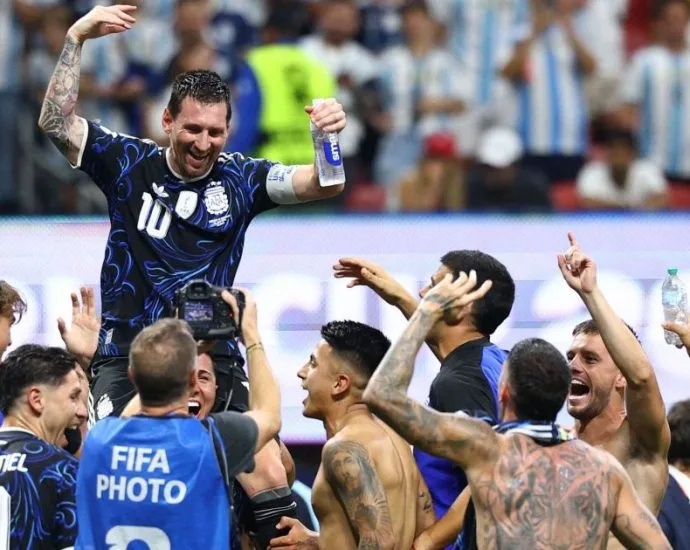 MESSI EMOCIONA COM CARTA ANTES DA FINAL DA COPA DO MUNDO