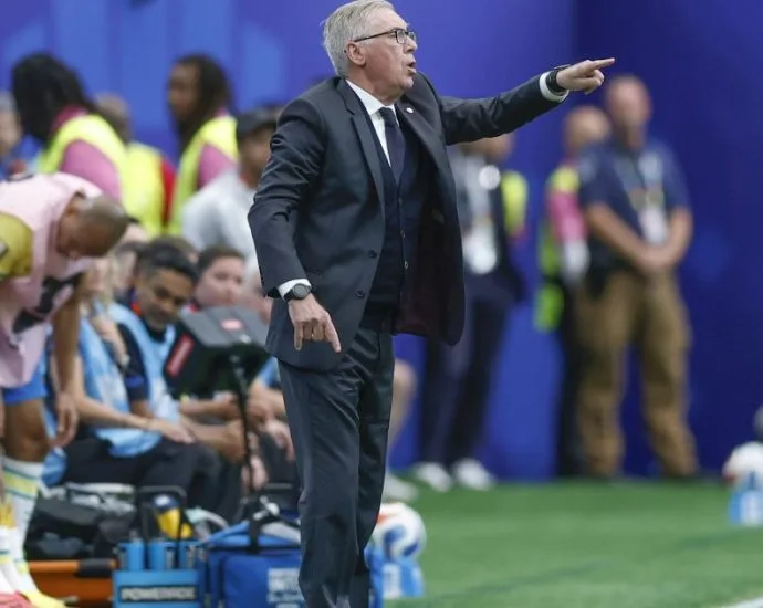 COPA DO MUNDO: SILAS AVALIA CAMINHO DO BRASIL E ELOGIA CARLO ANCELOTTI COPA DO MUNDO: SILAS AVALIA CAMINHO DO BRASIL E ELOGIA CARLO ANCELOTTI