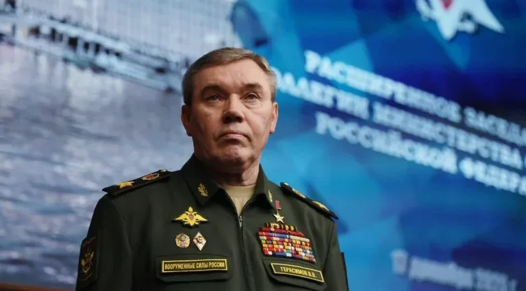 Campanha Russa Diminui Capacidades de Ataque de Longo Alcance da Ucrânia, Afirma Gerasimov