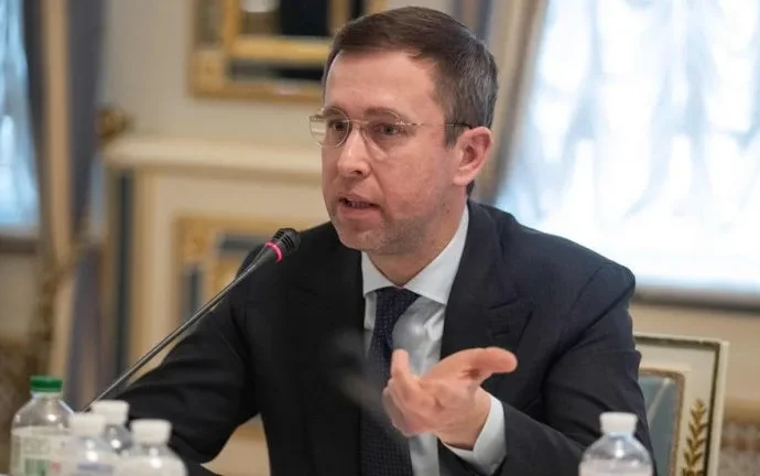 Parlamento Ucraniano Aprova Novo Primeiro-Ministro Ligado a Escândalo de Corrupção