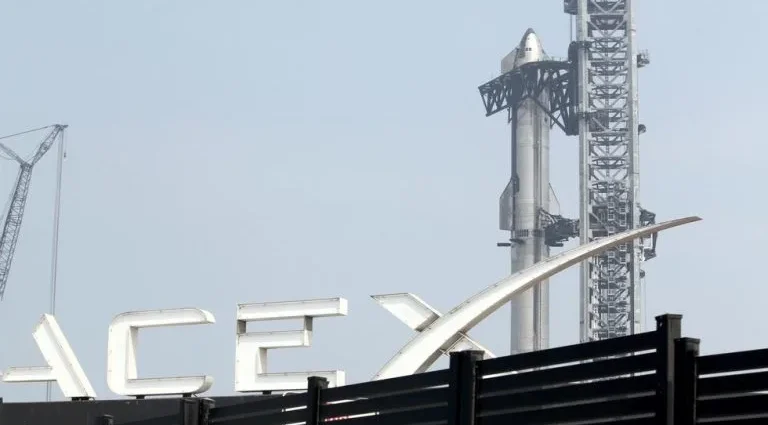 Lançamento da SpaceX Starship é cancelado segundos antes da decolagem