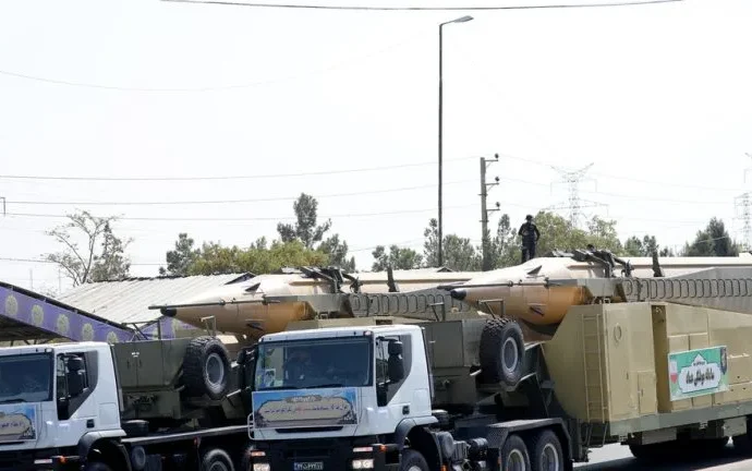 Defesas aéreas dos EUA enfrentam desafios com mísseis iranianos após ataques em Jordan