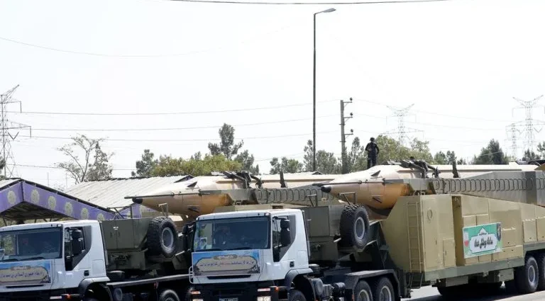 Defesas aéreas dos EUA enfrentam desafios com mísseis iranianos após ataques em Jordan