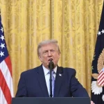 Trump minimiza críticas após ataque iraniano que resultou em mortes de militares americanos