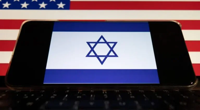 Israel Investe Mais de US$ 45 Milhões em Campanha de Propaganda com IA nos EUA Israel Investe Mais de US$ 45 Milhões em Campanha de Propaganda com IA nos EUA