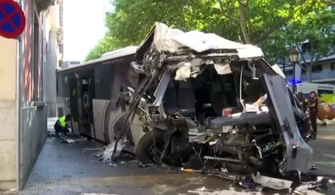 Acidente de ônibus em Lleida deixa 44 feridos na Espanha