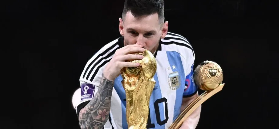 MESSI A UM JOGO DE CONQUISTAR SEGUNDA COPA DO MUNDO