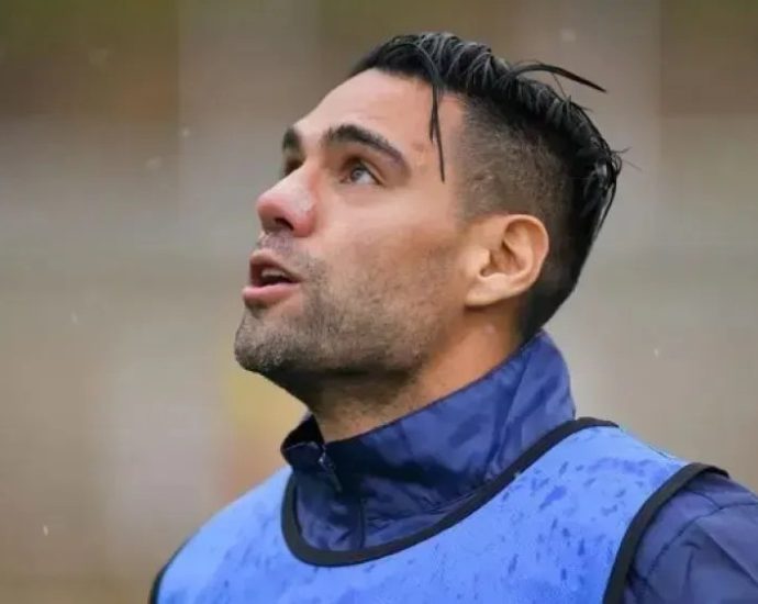 FALCÃO GARCÍA CRITICA FUTEBOL COLOMBIANO APÓS ELIMINAÇÃO NA COPA