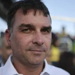 Flávio Bolsonaro viaja aos EUA para audiência sobre tarifas comerciais