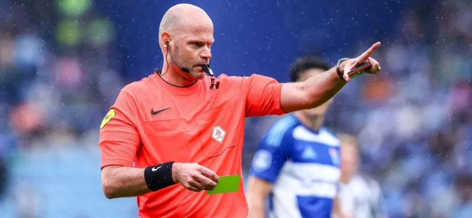 ÁRBITRO HOLANDÊS FALECE AOS 38 ANOS APÓS AFASTAMENTO NA COPA DO MUNDO