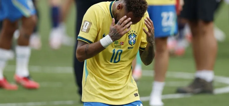 NEYMAR INDICA FIM DE CICLO NA SELEÇÃO APÓS QUEDA NA COPA