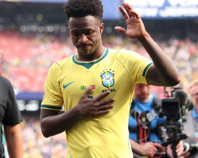 VINI JR CAI NO RANKING DA FIFA APÓS ELIMINAÇÃO DO BRASIL