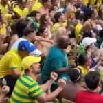 COPA DO MUNDO: BRASILEIROS TRANSFORMAM REMADA VIKING EM "CRÉU" NOS EUA