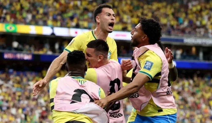 Martinelli se destaca como opção para substituir Paquetá contra a Noruega