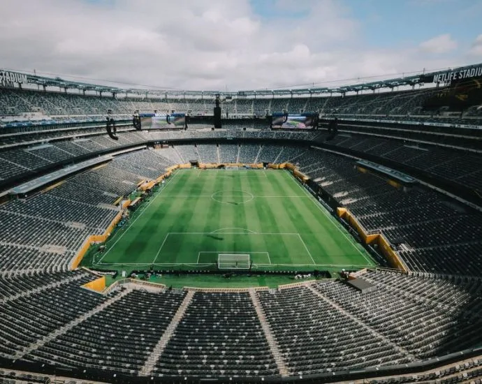 CONHEÇA O ESTÁDIO QUE VAI SEDIAR A FINAL DA COPA DO MUNDO
