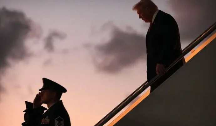 Desafios de Trump em Relação ao Irã: Opções Limitadas e Consequências Severas