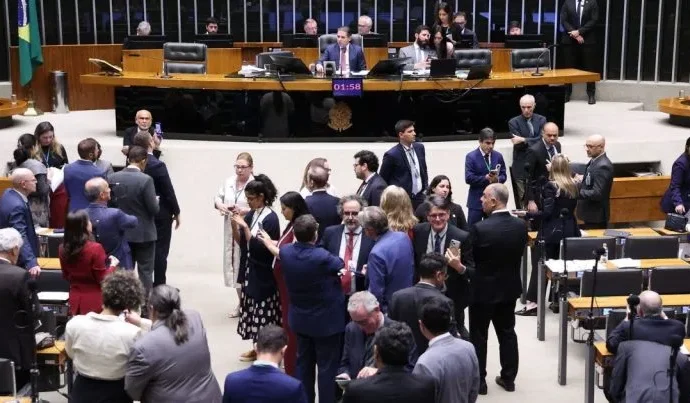 Câmara dos Deputados aprova MP que libera R$ 15 bilhões para exportadores