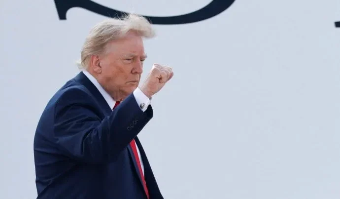 Trump opta por Air Force One antigo em viagem ao Reino Unido Trump opta por Air Force One antigo em viagem ao Reino Unido
