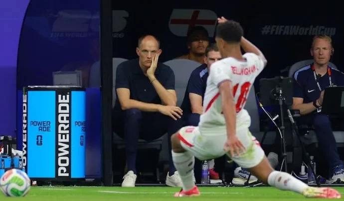 Inglaterra enfrenta desfalque na zaga antes do jogo contra o México na Copa do Mundo
