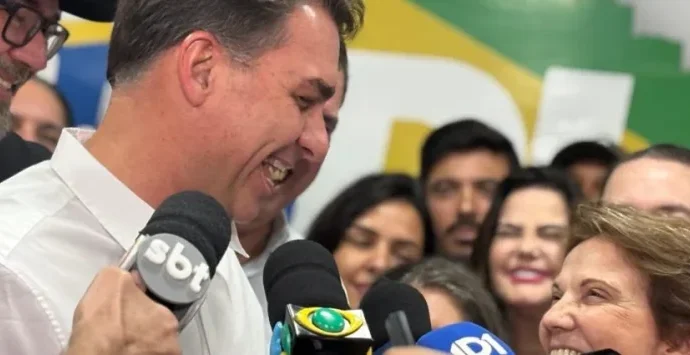 Tereza Cristina avalia candidatura à vice de Flávio Bolsonaro após reunião em Brasília