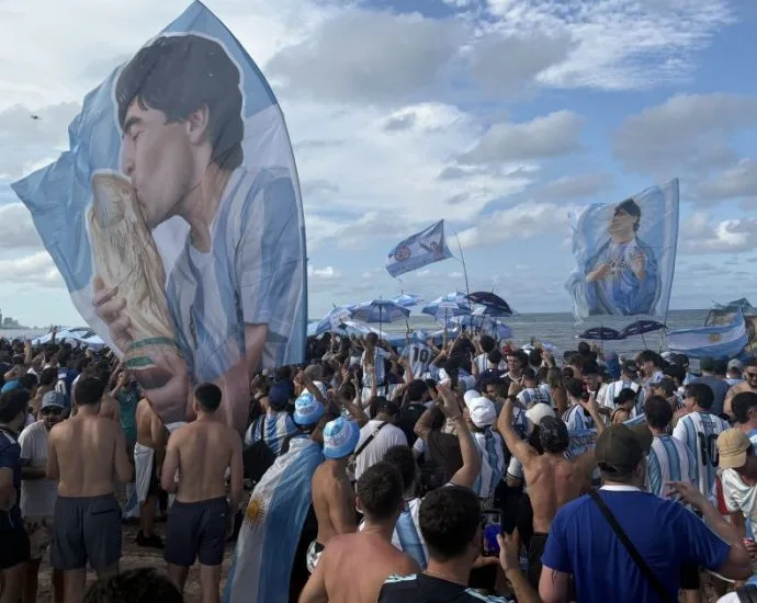 ARGENTINA SUGERE SEPARAR TORCIDAS EM SEMIFINAL DA COPA CONTRA INGLATERRA