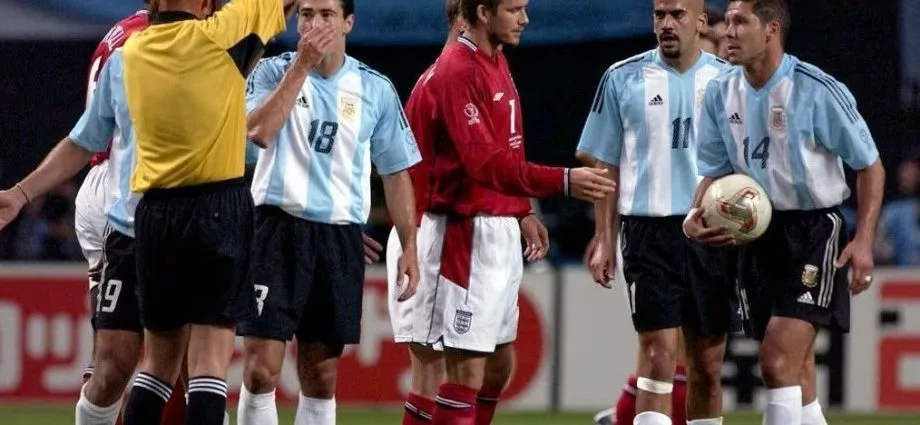 DAVID BECKHAM: HERÓI E VILÃO NA RIVALIDADE INGLATERRA X ARGENTINA