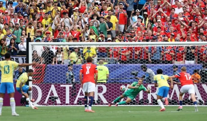 Goleiro norueguês enfrenta exame antidoping após vitória sobre o Brasil