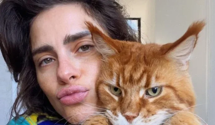 Carolina Dieckmann exibe novo visual após gravações de ‘A Viagem’
