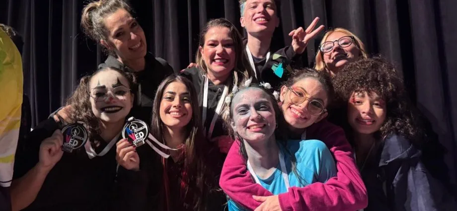 ARTES AÉREAS DESTACAM TALENTO DE ANDRADINA EM FESTIVAL NACIONAL