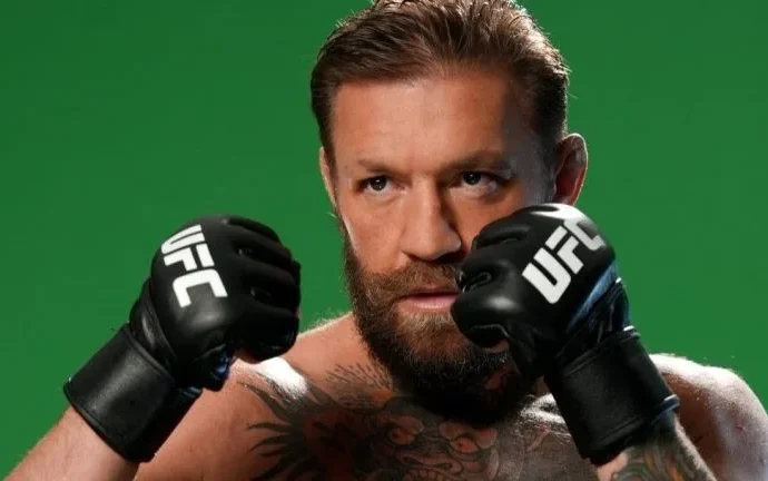 Conor McGregor retorna ao octógono após cinco anos no UFC 329