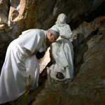 Papa visita mosteiros em Subiaco durante viagem à Itália