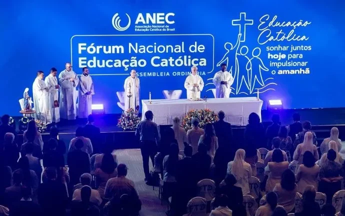 Educação Superior Católica: 100% de Cursos Satisfatórios em Medicina, Segundo Relatório da ANEC
