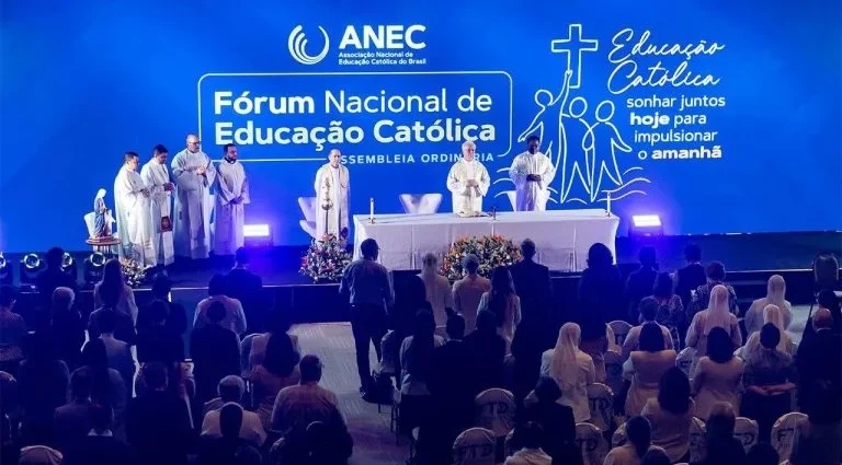 Educação Superior Católica: 100% de Cursos Satisfatórios em Medicina, Segundo Relatório da ANEC