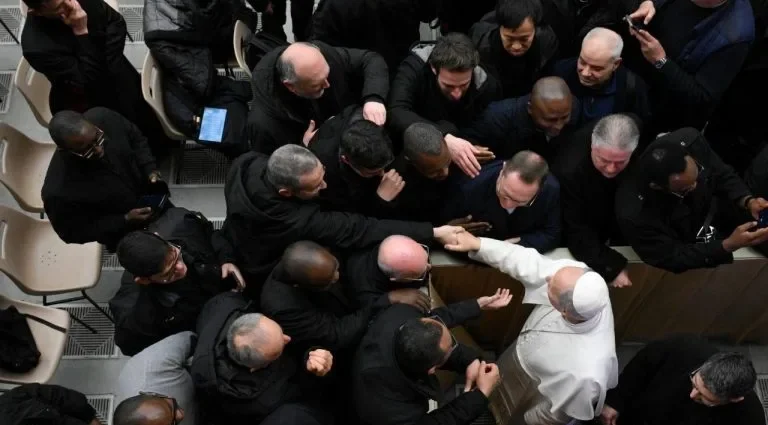 Papa se encontrará com sacerdotes italianos em dezembro