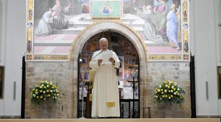 Papa realizará missa e encontro com jovens em Assis