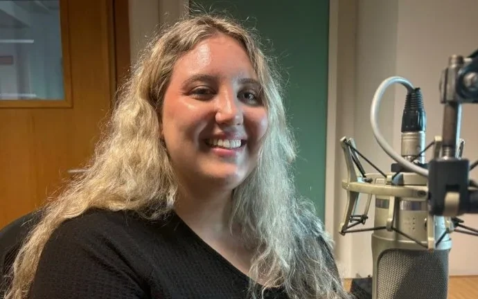 A Música como Aliada na Saúde: Entrevista com a Musicoterapeuta Ariela Amorim