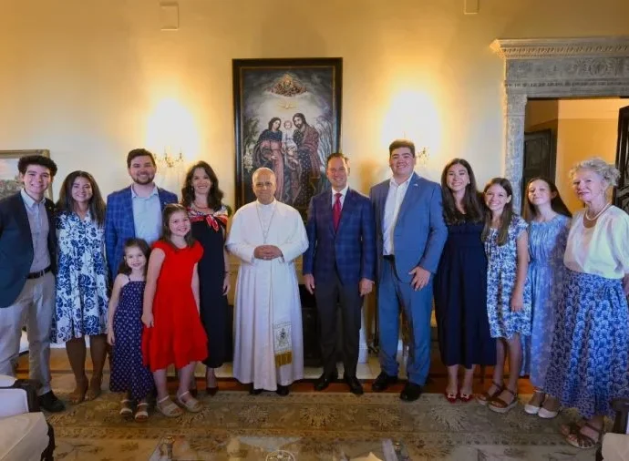 Papa visita embaixador dos EUA em celebração do 4 de julho