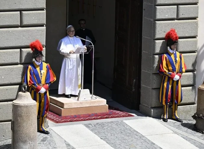 Papa pede paz e esperança em meio a conflitos globais