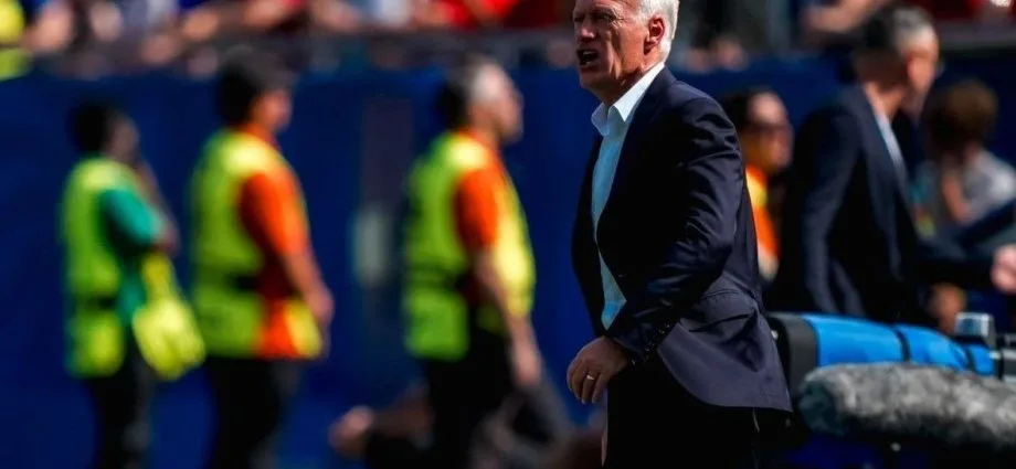 DESCHAMPS IGUALA RECORDES E CHEGA À SEMIFINAL DA COPA DO MUNDO