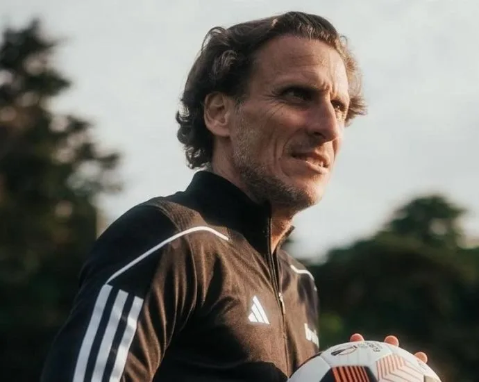 DIEGO FORLÁN ASSUME COMO TÉCNICO INTERINO DO URUGUAI