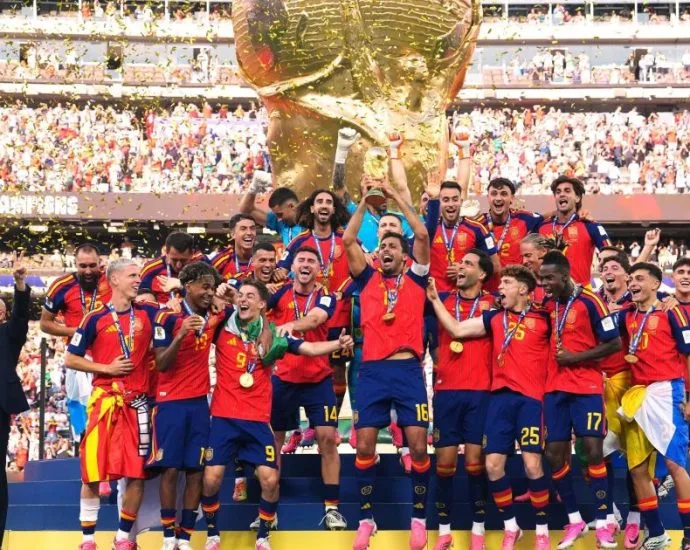 ESPANHA SERÁ CAMPEÃ SEM ELIMINATÓRIAS DESDE 98 ESPANHA SERÁ CAMPEÃ SEM ELIMINATÓRIAS DESDE 98