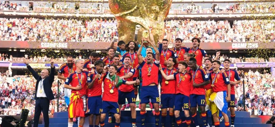 ESPANHA SERÁ CAMPEÃ SEM ELIMINATÓRIAS DESDE 98 ESPANHA SERÁ CAMPEÃ SEM ELIMINATÓRIAS DESDE 98