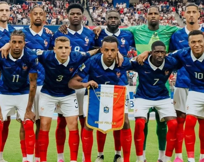 ELIMINAÇÃO DA FRANÇA NÃO É FIM DE GERAÇÃO VITORIOSA ELIMINAÇÃO DA FRANÇA NÃO É FIM DE GERAÇÃO VITORIOSA