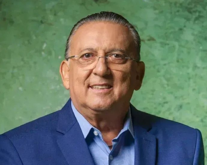 GALVÃO BUENO COGITA SER COMENTARISTA NO PRÓXIMO MUNDIAL