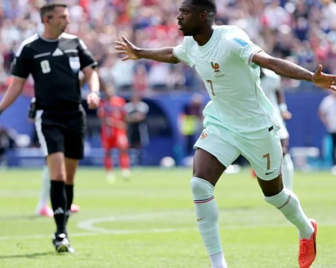 DEMBALE IRRITOU COLEGAS NO INTERVALO DO JOGO CONTRA A ESPANHA DEMBALE IRRITOU COLEGAS NO INTERVALO DO JOGO CONTRA A ESPANHA