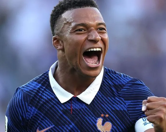 MBAPPÉ DISPARA APÓS VITÓRIA CONTRA O PARAGUAI: “SABEMOS SUJAR AS MÃOS”