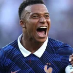 Mbappé destaca superação após vitória da França contra o Paraguai