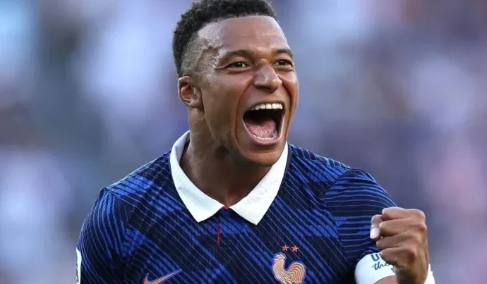 Mbappé destaca superação após vitória da França contra o Paraguai