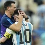 LIONEL SCALONI COMPLETA 100 JOGOS PELA ARGENTINA E FAZ HISTÓRIA
