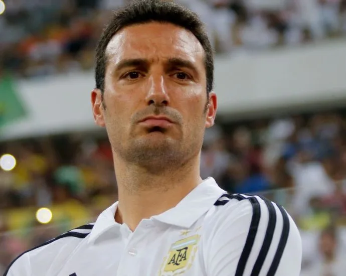 TÉCNICO DA ARGENTINA, SCALONI, ENFRENTA CRÍTICAS NA INGLATERRA